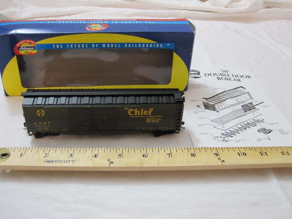 Athearn HO Scale Santa Fe 50' Express Box Car ATSF 10193, in original box, 8 oz