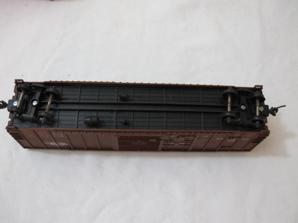 4 HO Scale Train Cars including Southern US Gypsum, Santa Fe, Soo Line, 1 lb 1oz