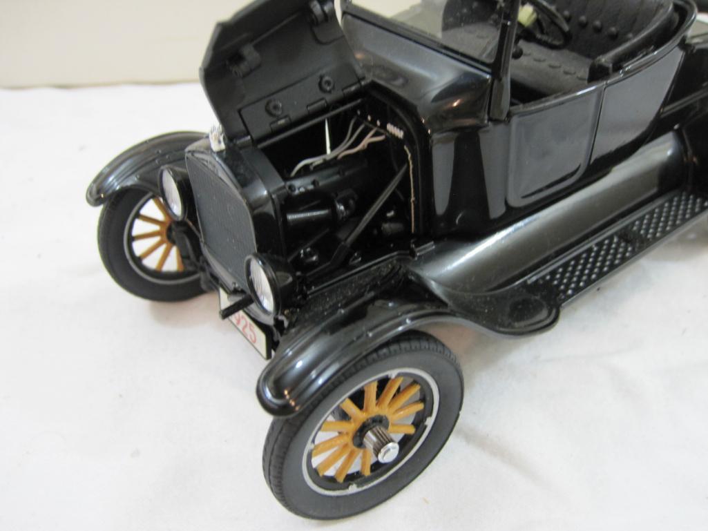1925 Ford Model T Model Car, The Danbury Mint, in original box, 1 lb 2 oz