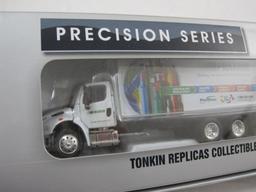 Truck Experts Precision Series Praxair Tonkin Replicas Collectible Diecast Replica in 1:53 Scale,