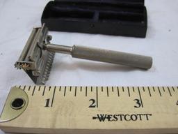 Vintage Valet Auto Strop Razor with Metal Case, 5 oz