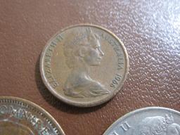 Lot of three Australian coins: one 1966 1 cent Glider, one 1943 Kangaroo half penny and one 1982 10