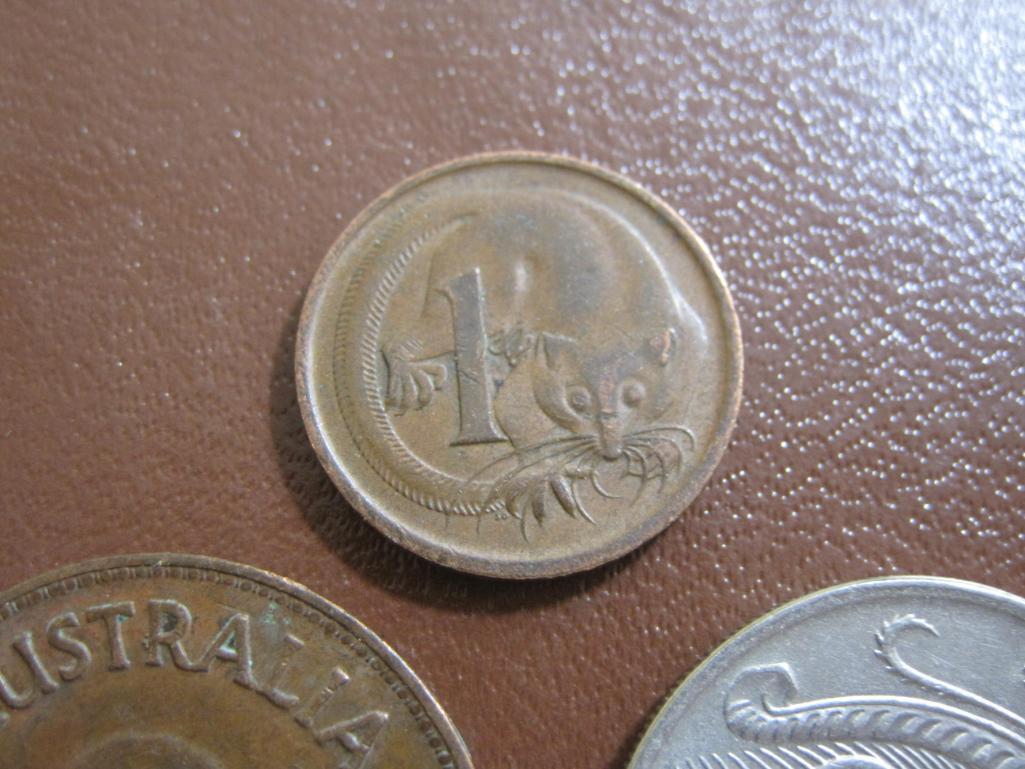 Lot of three Australian coins: one 1966 1 cent Glider, one 1943 Kangaroo half penny and one 1982 10