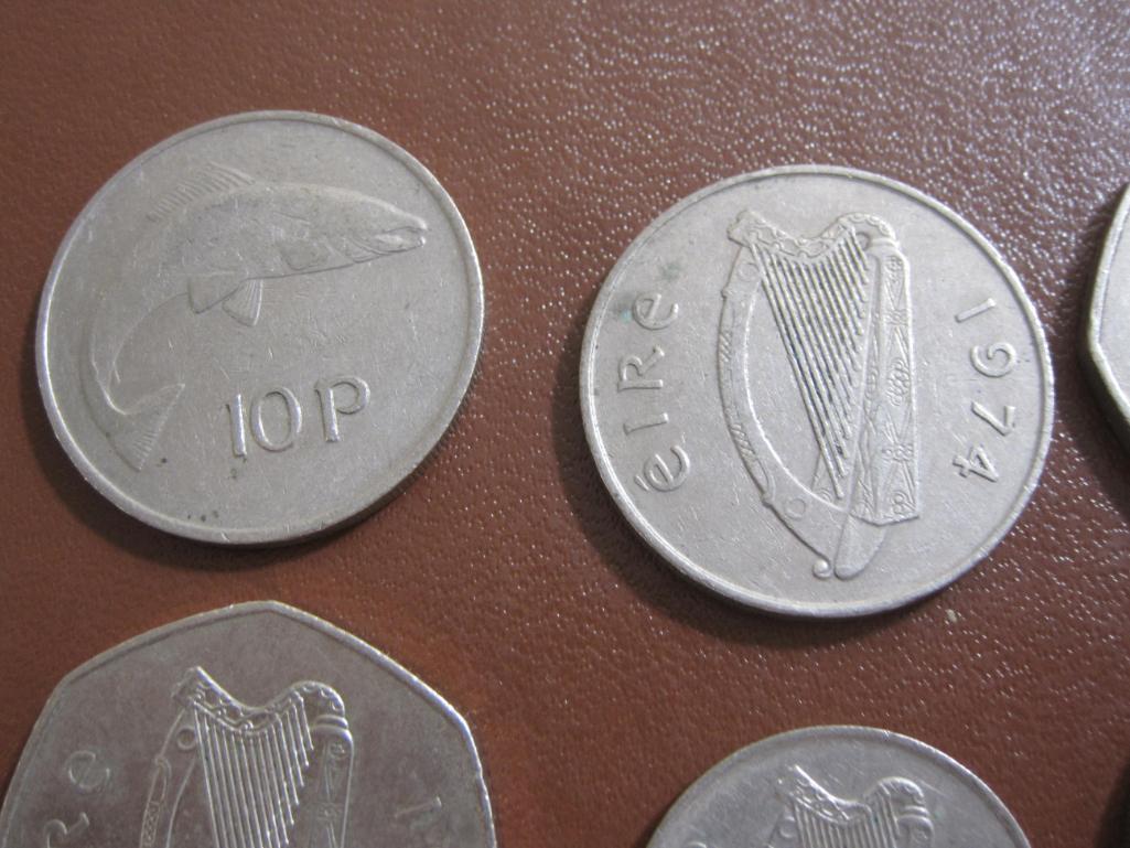 Lot of 12 Irish coins: 5 50P (from 1974, 1976, 1979 and 1983); 6 10 P (from 1974, 1978 and 1980 and