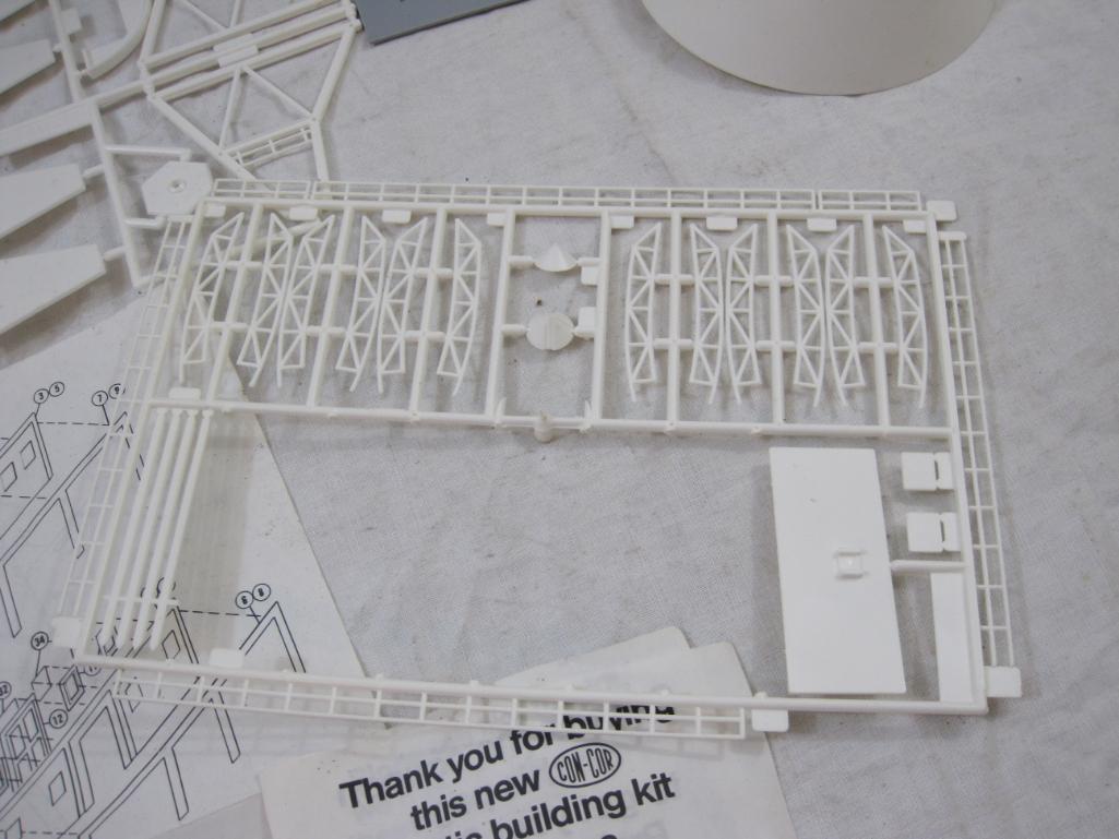 Con-Cor Radio Satellite Dish Plastic Model for Train Display, HO Scale, unassembled, see pictures,