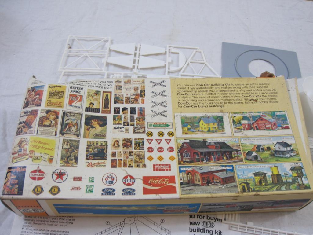 Con-Cor Radio Satellite Dish Plastic Model for Train Display, HO Scale, unassembled, see pictures,