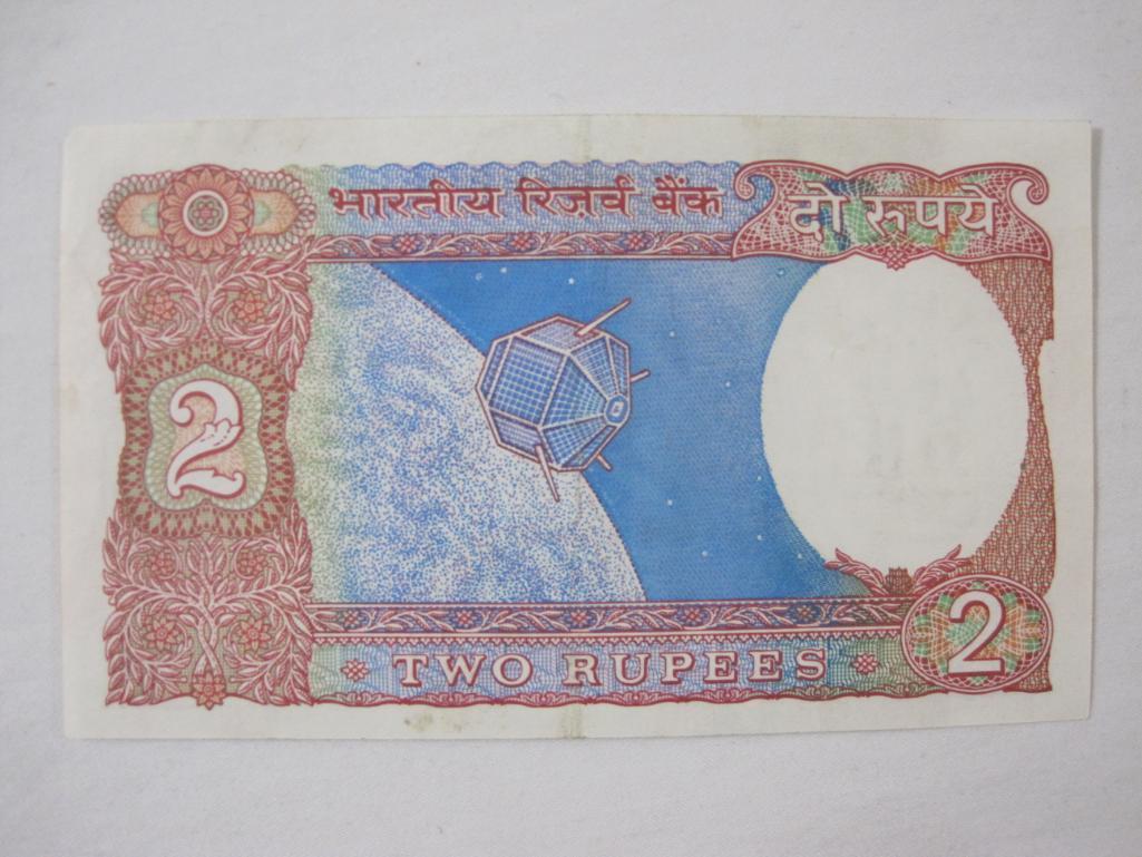 Lot of Indian Paper Currency including one rupee, 2 rupees, 5 rupees, 10 rupees, 20 rupees, 50