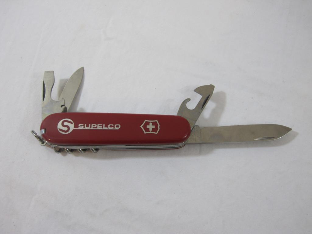 Victorinox Original Swiss Army Knife in original box, 3 oz