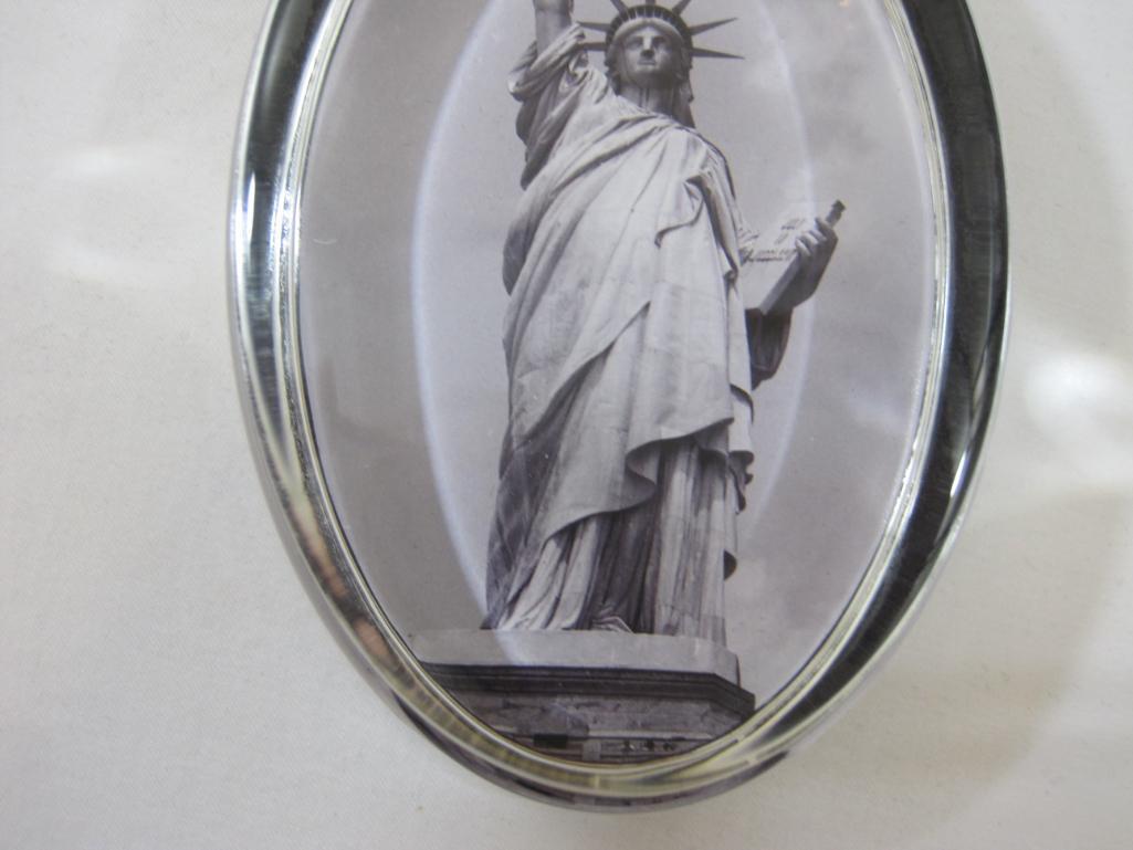 Swarovski Statue of Liberty Crystal Paperweight, with pouch in original box, 11 oz