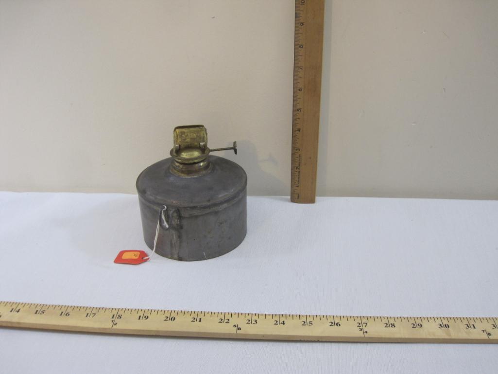 Vintage Oil Lantern with Badger wick holder, 11 oz