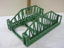 Lionel Pre-War Metal Green Railroad Bridge, standard gauge, 2 lbs