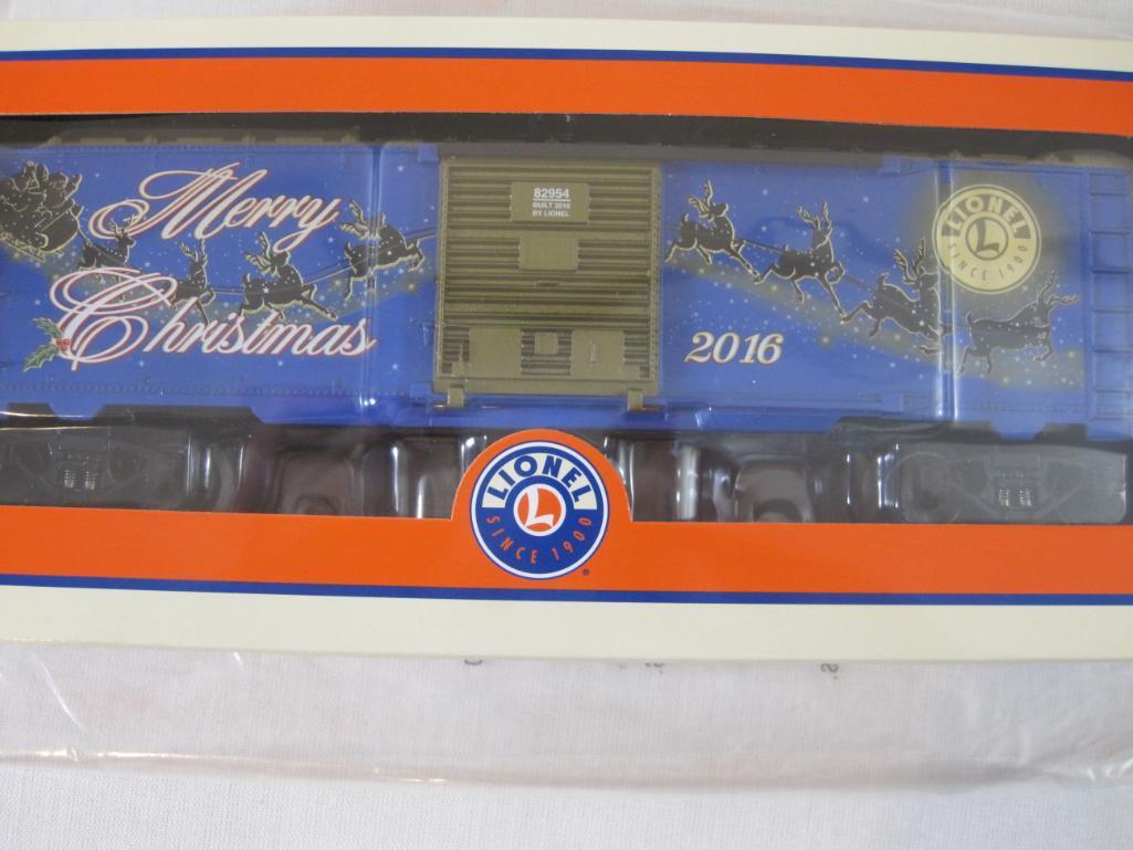 2016 Lionel Christmas Boxcar 6-82954, O Gauge, in original box, 1 lb 2 oz