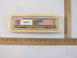 Life-Like MTTX 97566 Trailer Train Flat Car with Containers 8525, HO Scale, in original box, 5 oz