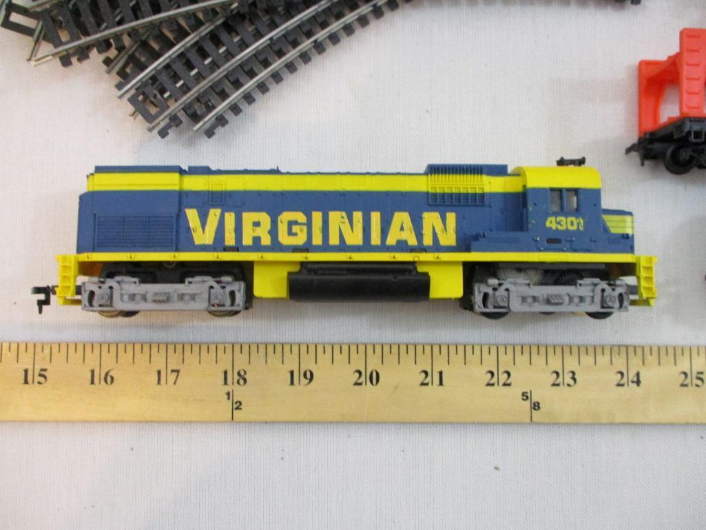 TYCO Virginian 4301 Diesel Locomotive Train Set with assorted train Cars, TYCO Pak power supply and