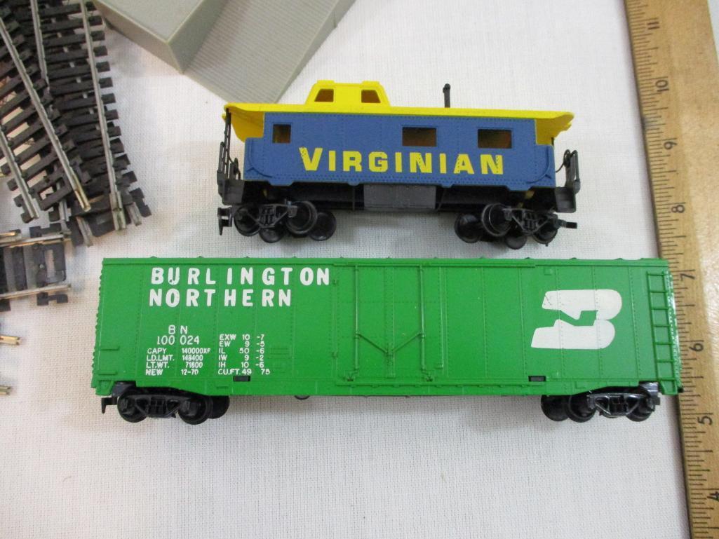 TYCO Virginian 4301 Diesel Locomotive Train Set with assorted train Cars, TYCO Pak power supply and