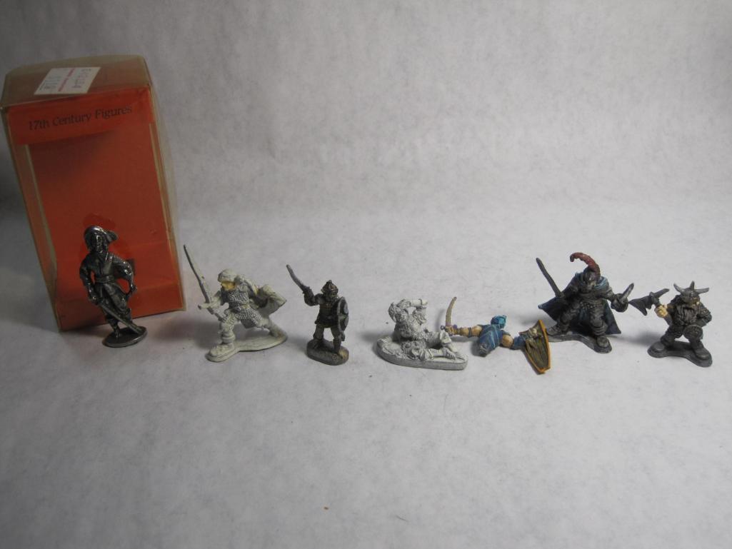 Seven Ral Partha knight miniatures, 10oz