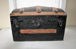 Metal/Wood Trunk