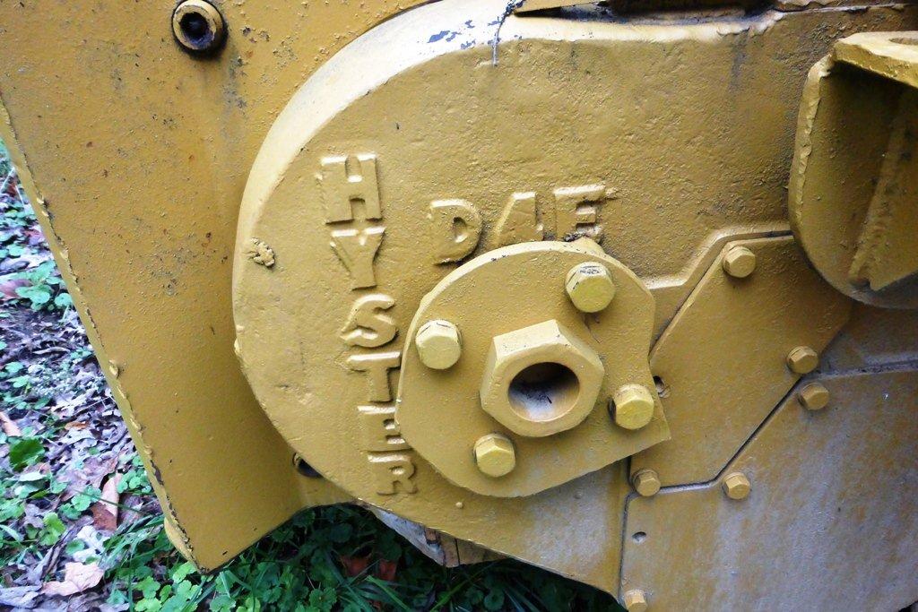 Cat D4 dozer with wrench, RUNS