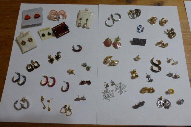 Several pair of nice earrings