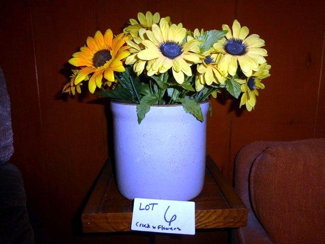 Nice vintage white crock w/floral arrangement