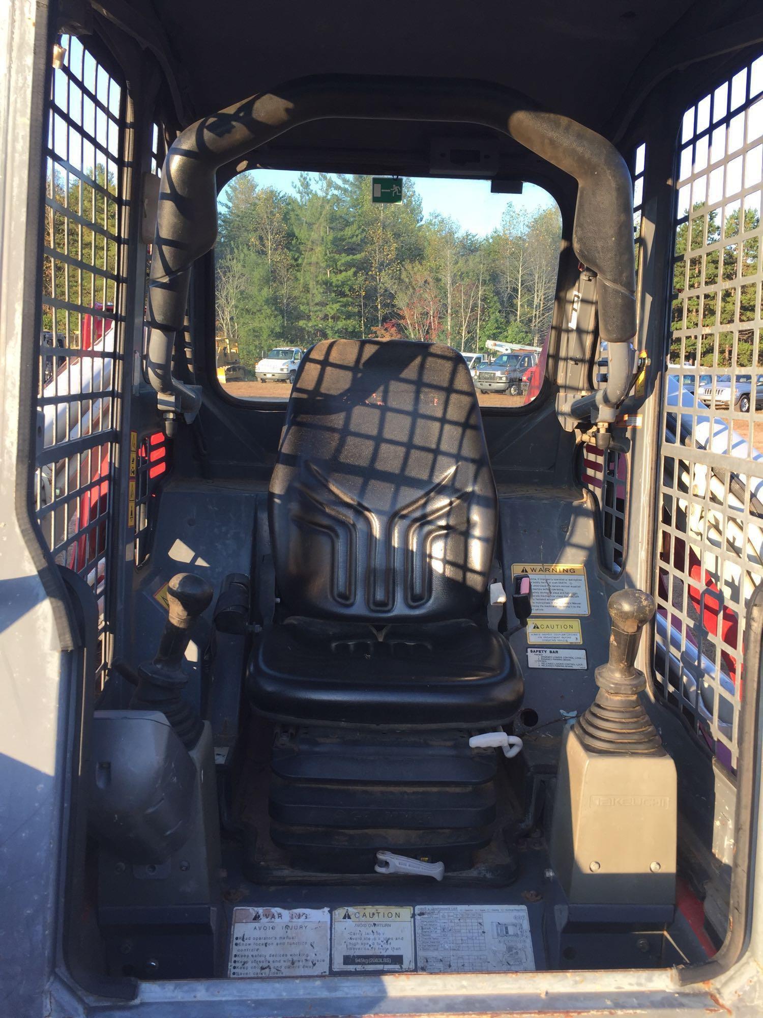 TAKEUCHI TL240 MULTI TERRAIN LOADER