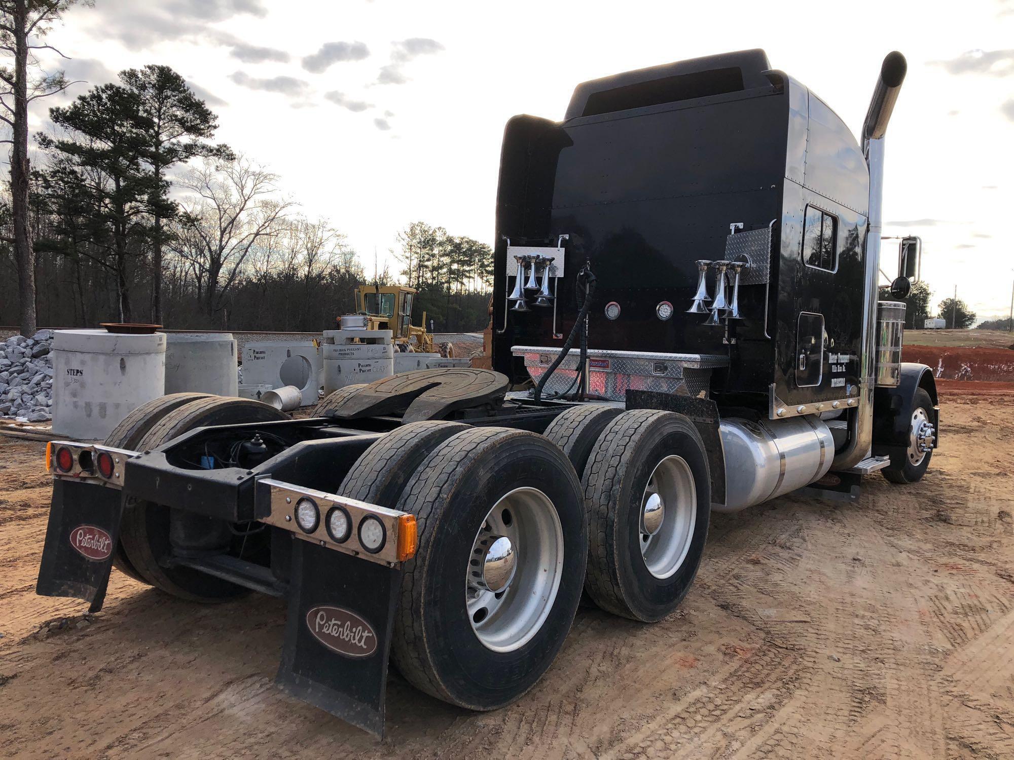 2001 PETERBILT 379 TRUCK TRACTOR, VIN: 1XP5DB9X21D559998, ULTRACAB, 1,028,499 MILES, 12K FRONT, 38K