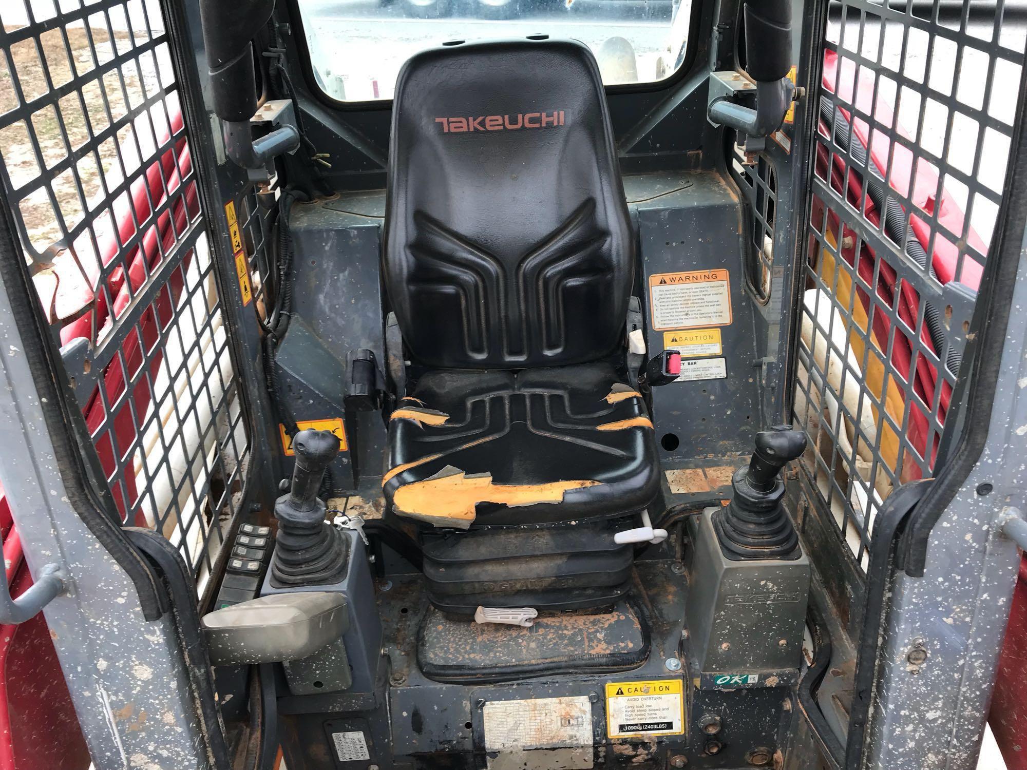 2013 TAKEUCHI TL10 TRACK LOADER WITH BUCKET