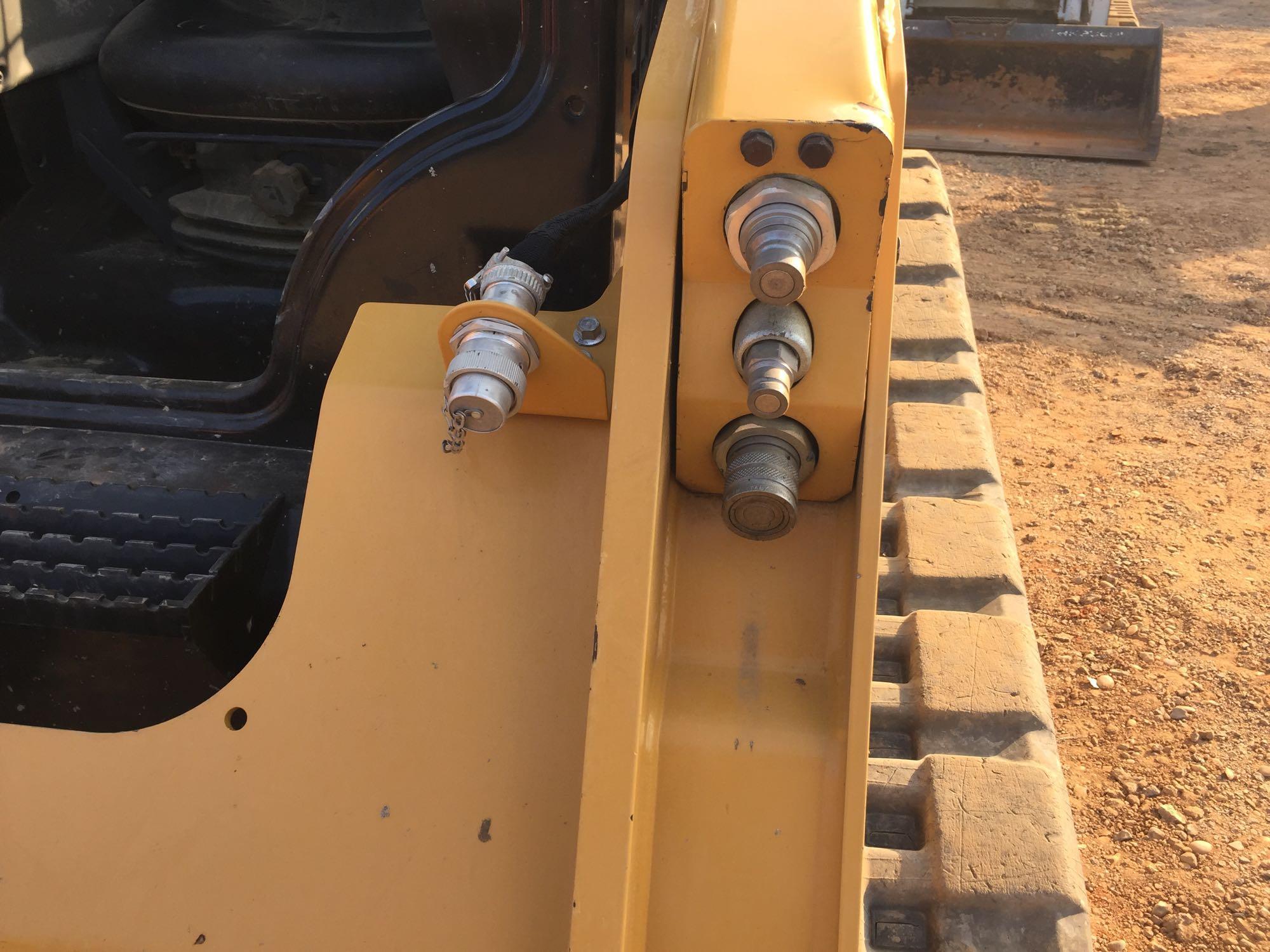 2014 CAT 259D MULTI TERRAIN LOADER, OROPS, RUBBER TRACKS, 2 SPEED, AUX HYDRAULICS, MANUAL COUPLER,