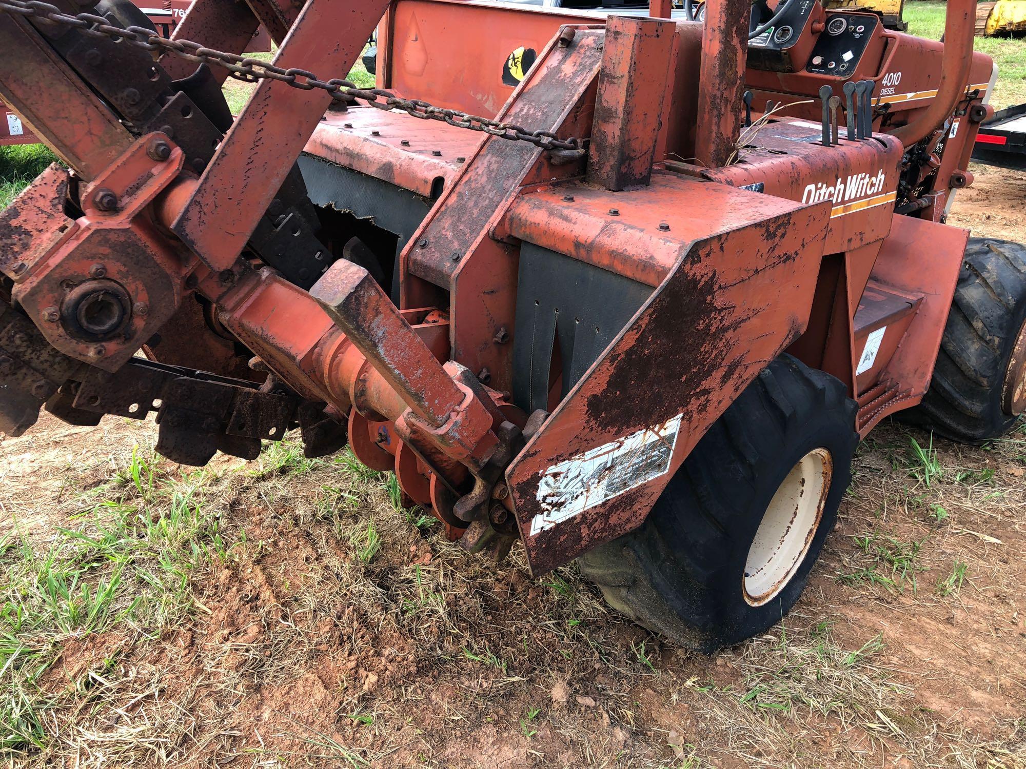 DITCH WITCH 4010 TRENCHER