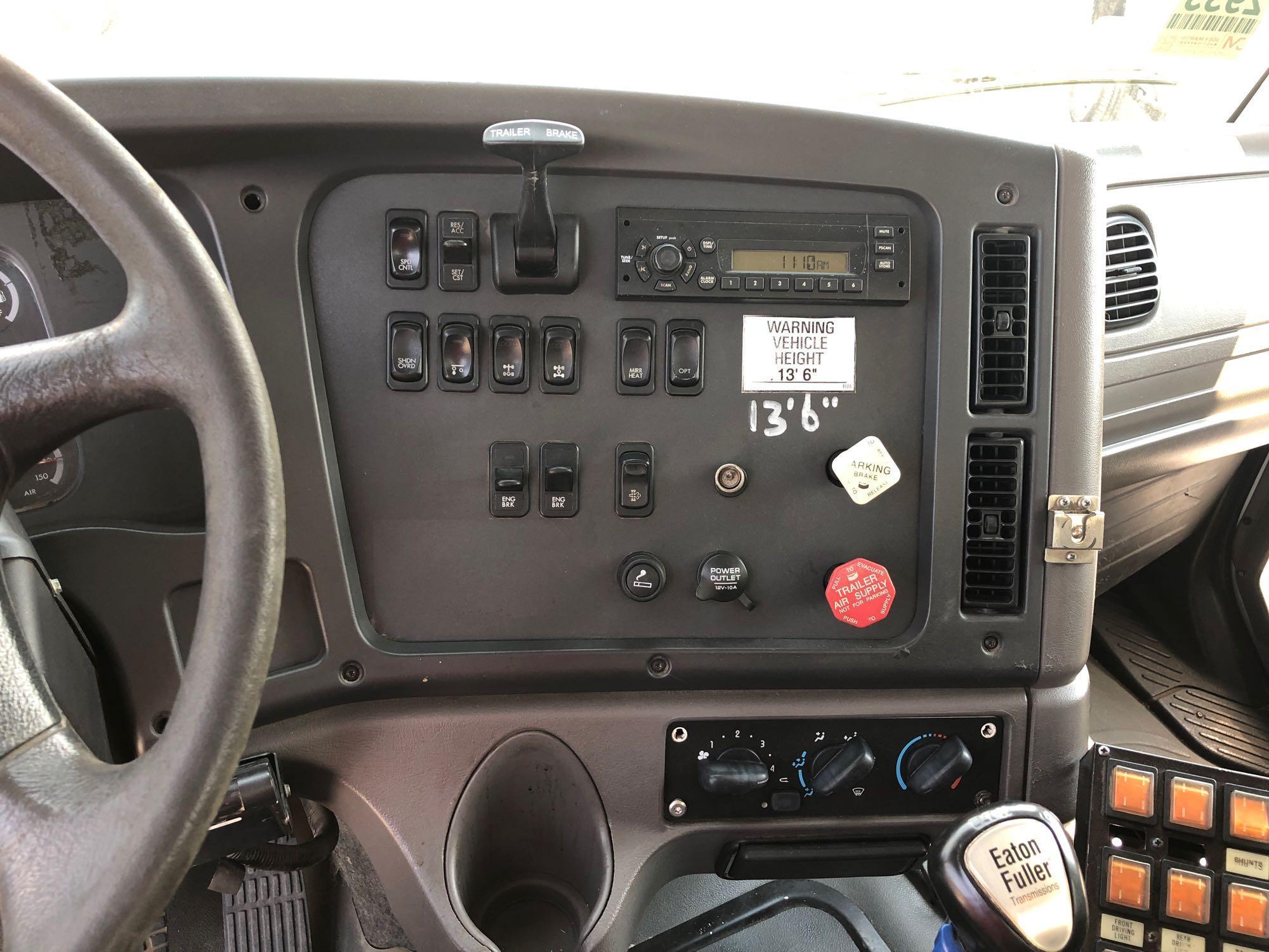 2008 FREIGHTLINER BUSINESS CLASS M2 112v, GRAPPLE TRUCK