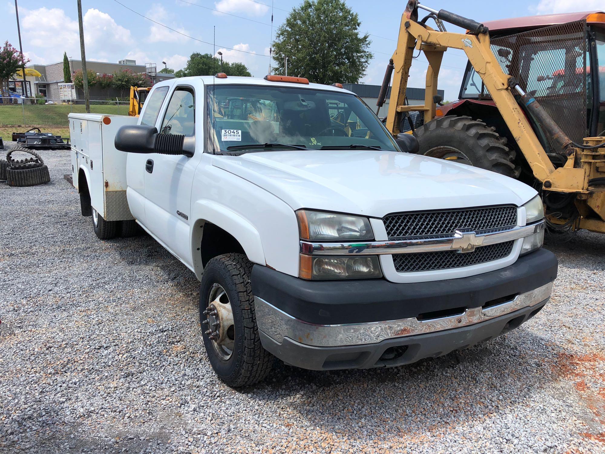 2004 CHEVY 3500, EXTENDED CAB