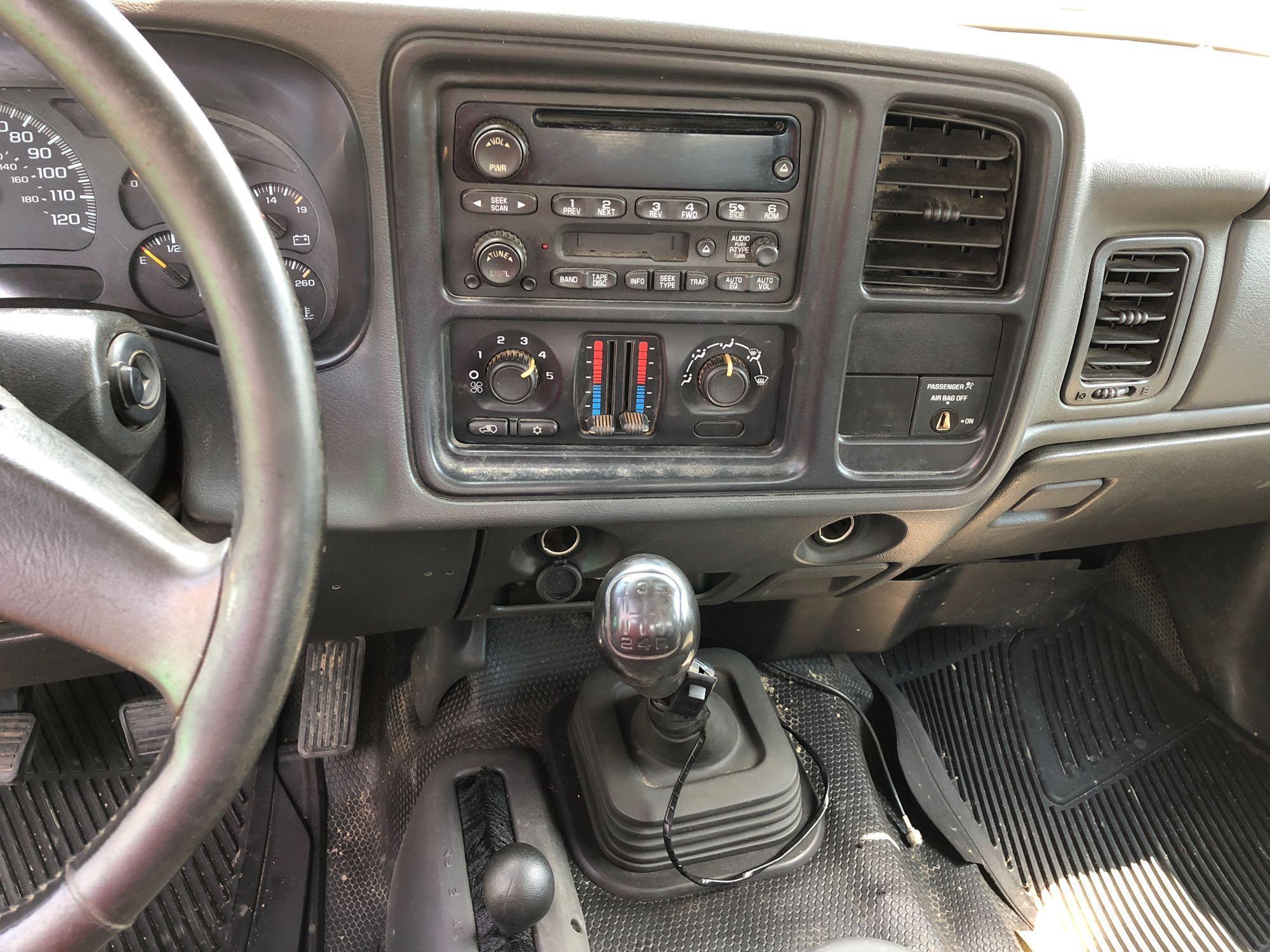 2004 CHEVY 3500, EXTENDED CAB