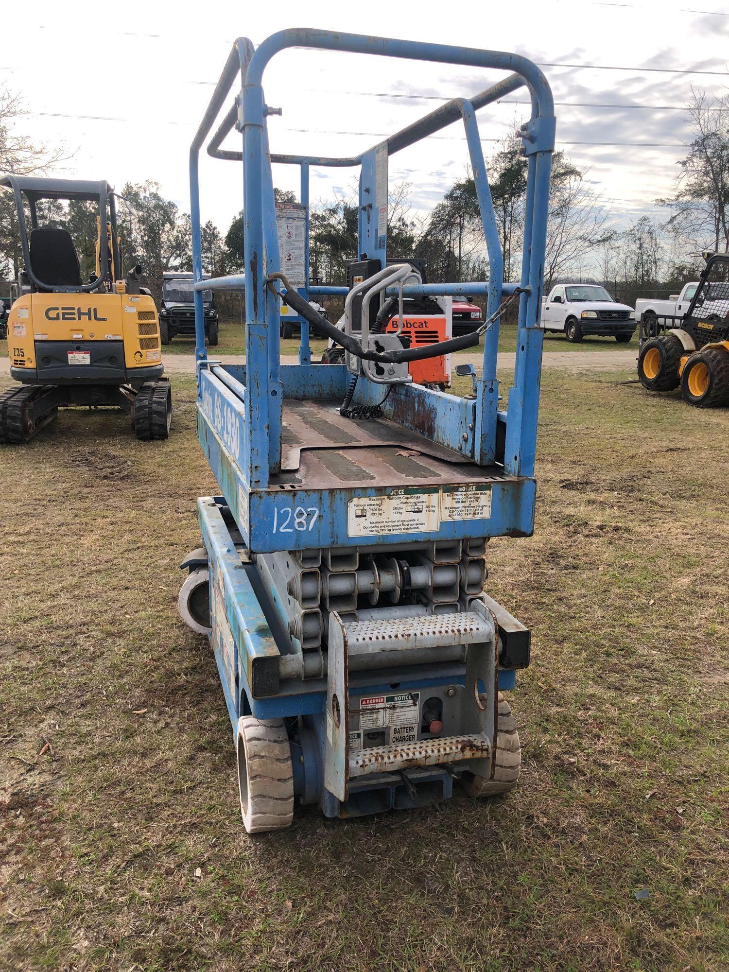 GENIE GS - 1930 SCISSORS LIFT