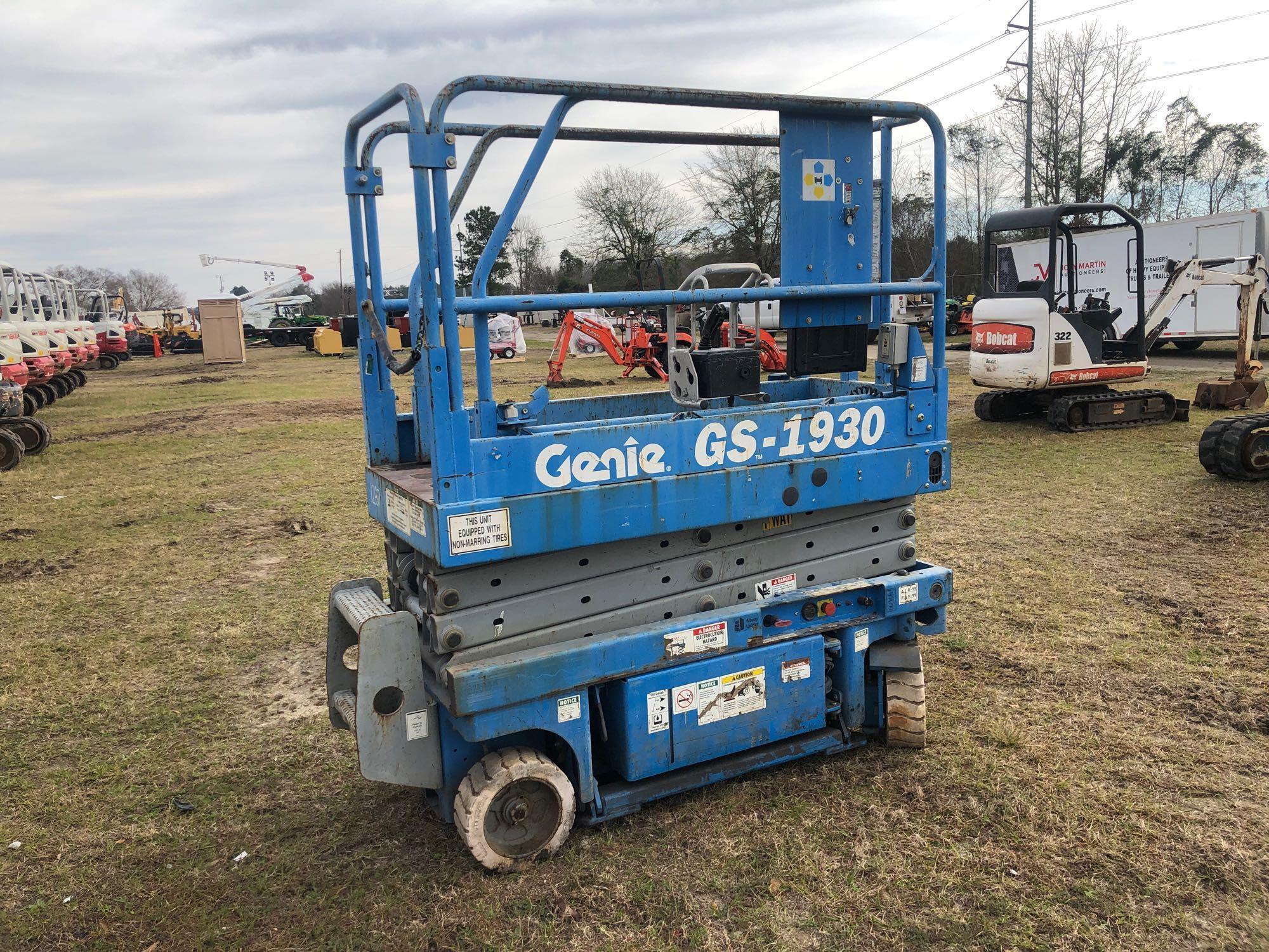 GENIE GS - 1930 SCISSORS LIFT