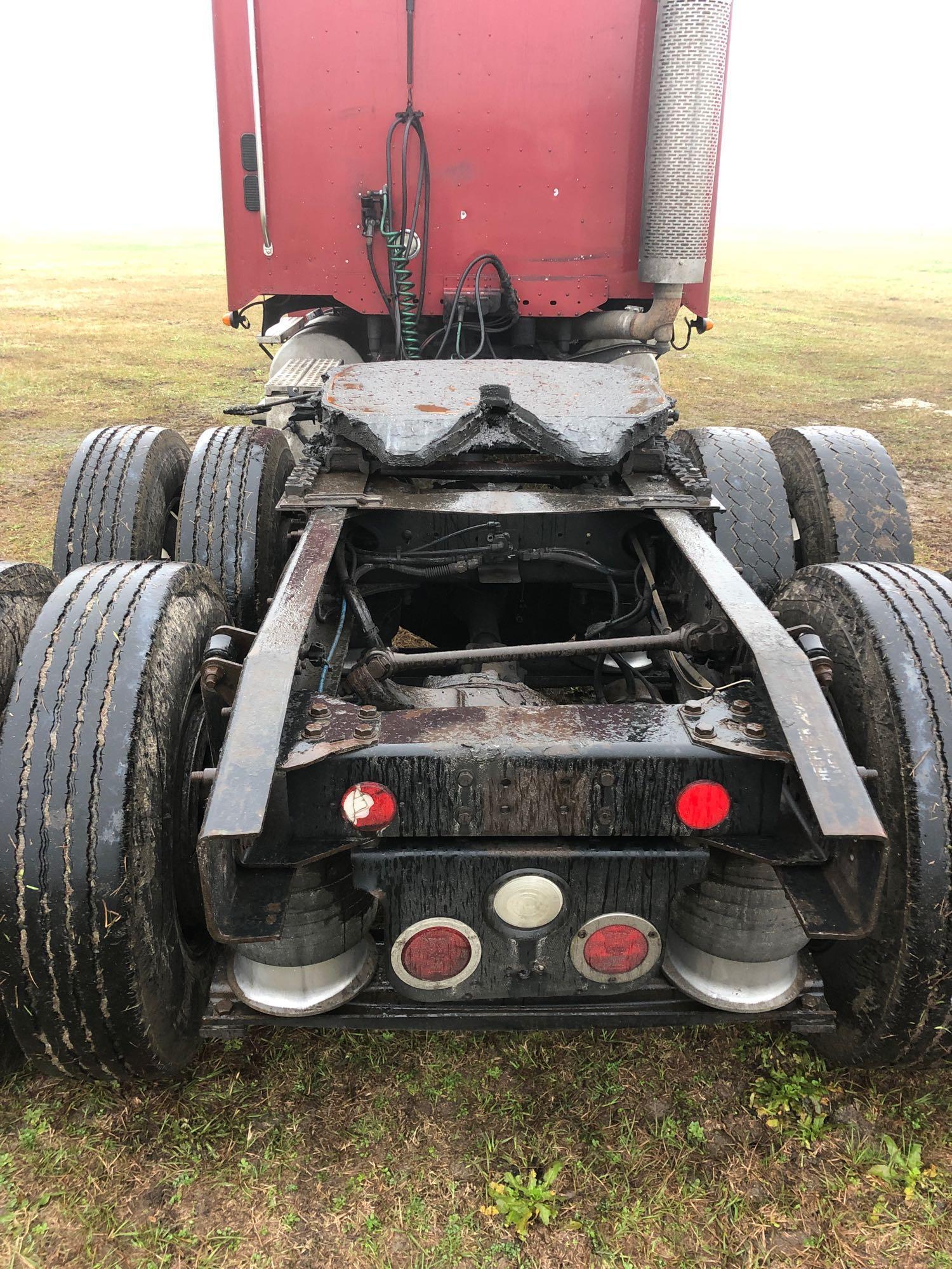 2007 FREIGHTLINER ROAD TRACTOR