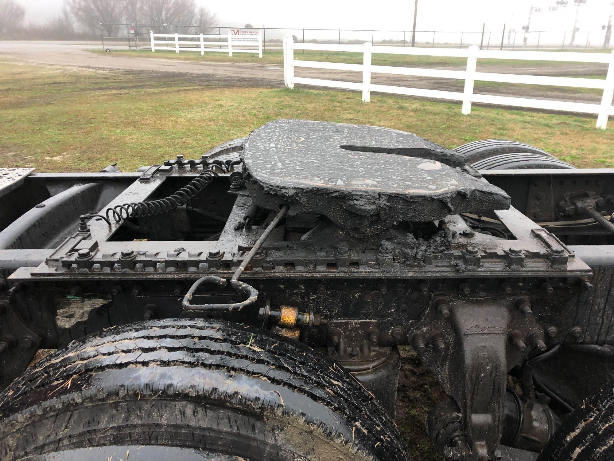 2007 FREIGHTLINER ROAD TRACTOR