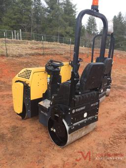 NEW ROADWAY VIBRATORY ROLLER