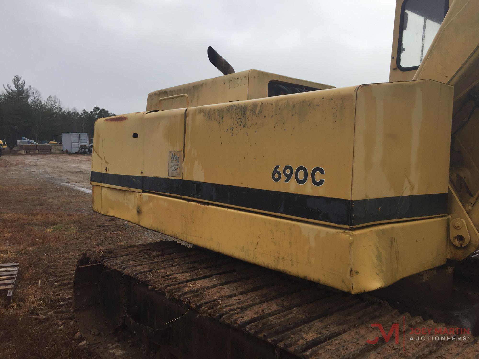 JOHN DEERE 690C EXCAVATOR