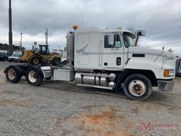 2000 MACK CH613 CONVENTIONAL TRUCK WITH SLEEPER