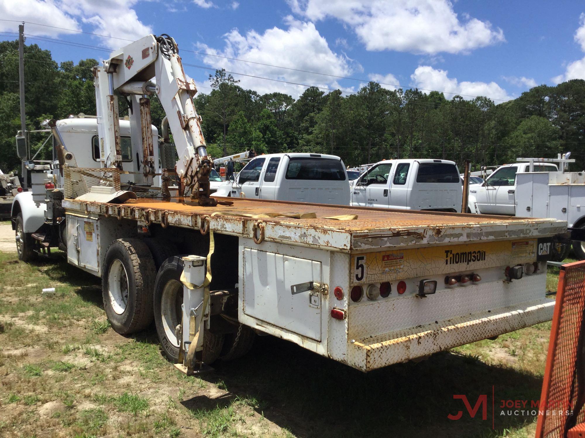 KW W900...TANDEM AXLE CRANE TRUCK