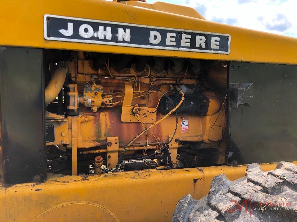 JD 570A MOTOR GRADER