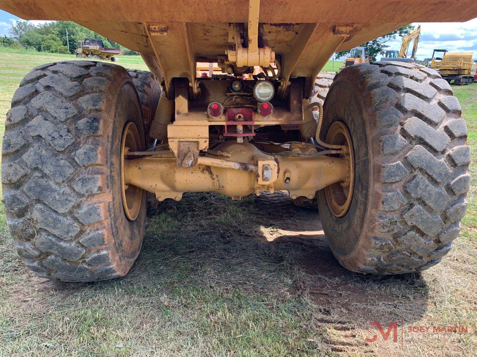 1988 CAT D350C OFF ROAD TRUCK