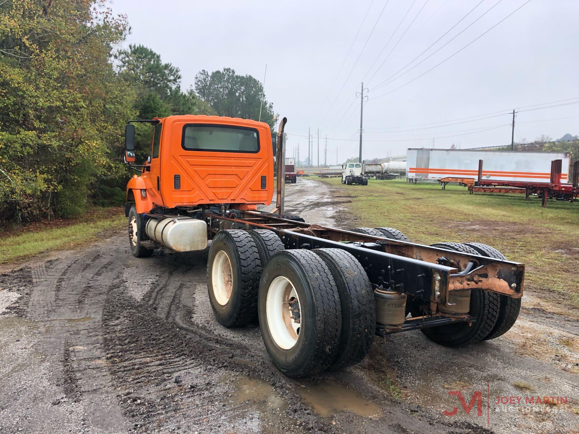 2015 INTERNATIONAL 7400 TRUCK