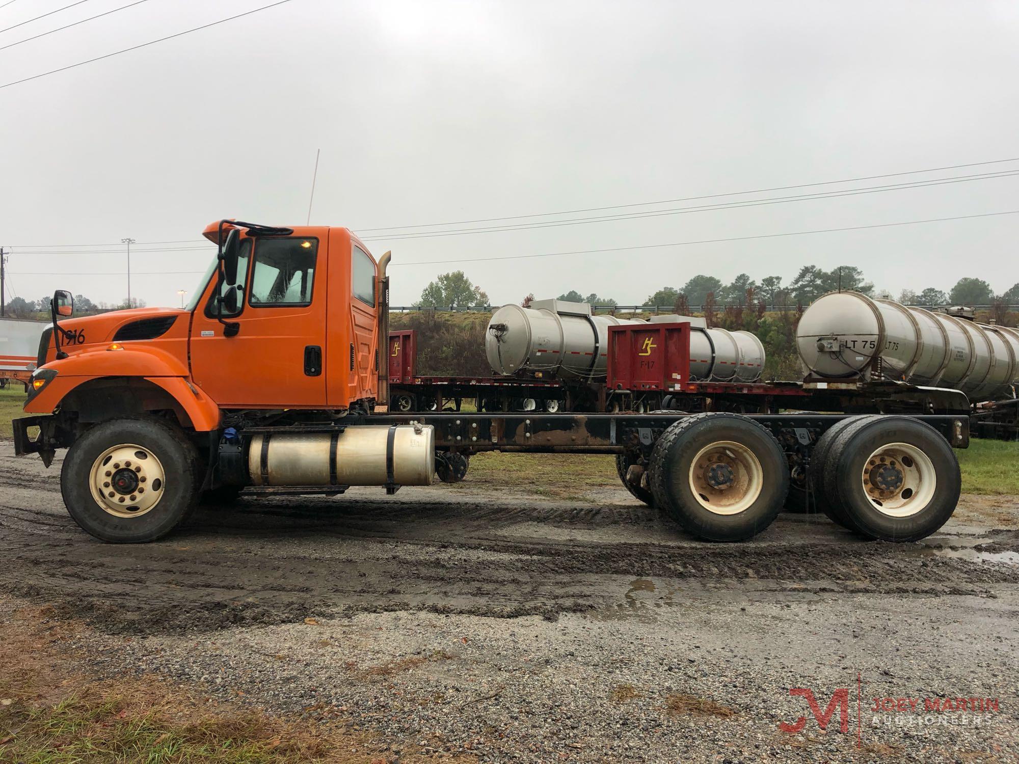 2015 INTERNATIONAL 7400 TRUCK