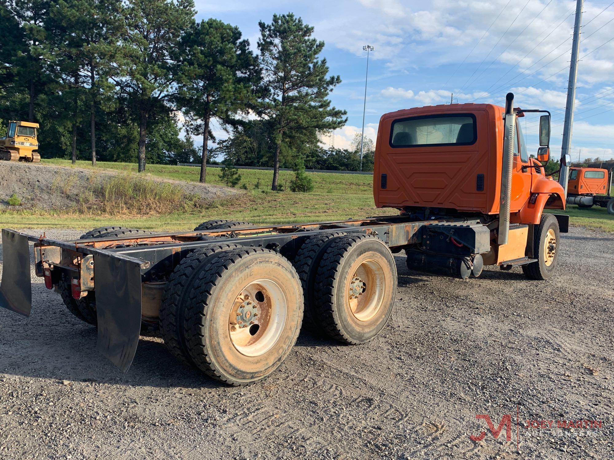 2015 INTERNATIONAL 7400 TRUCK