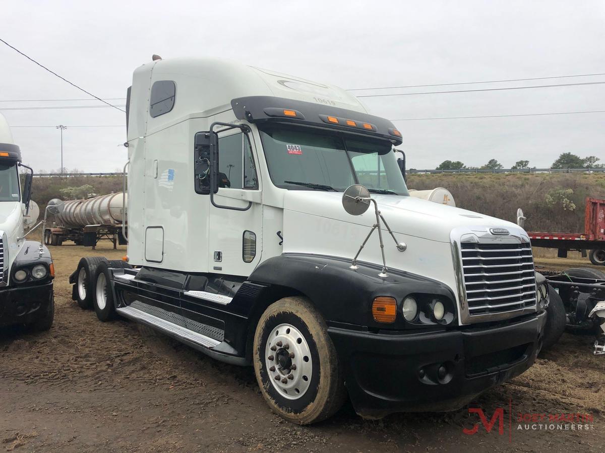 2010 FREIGHTLINER TRUCK