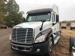 2011 FREIGHTLINER TRUCK