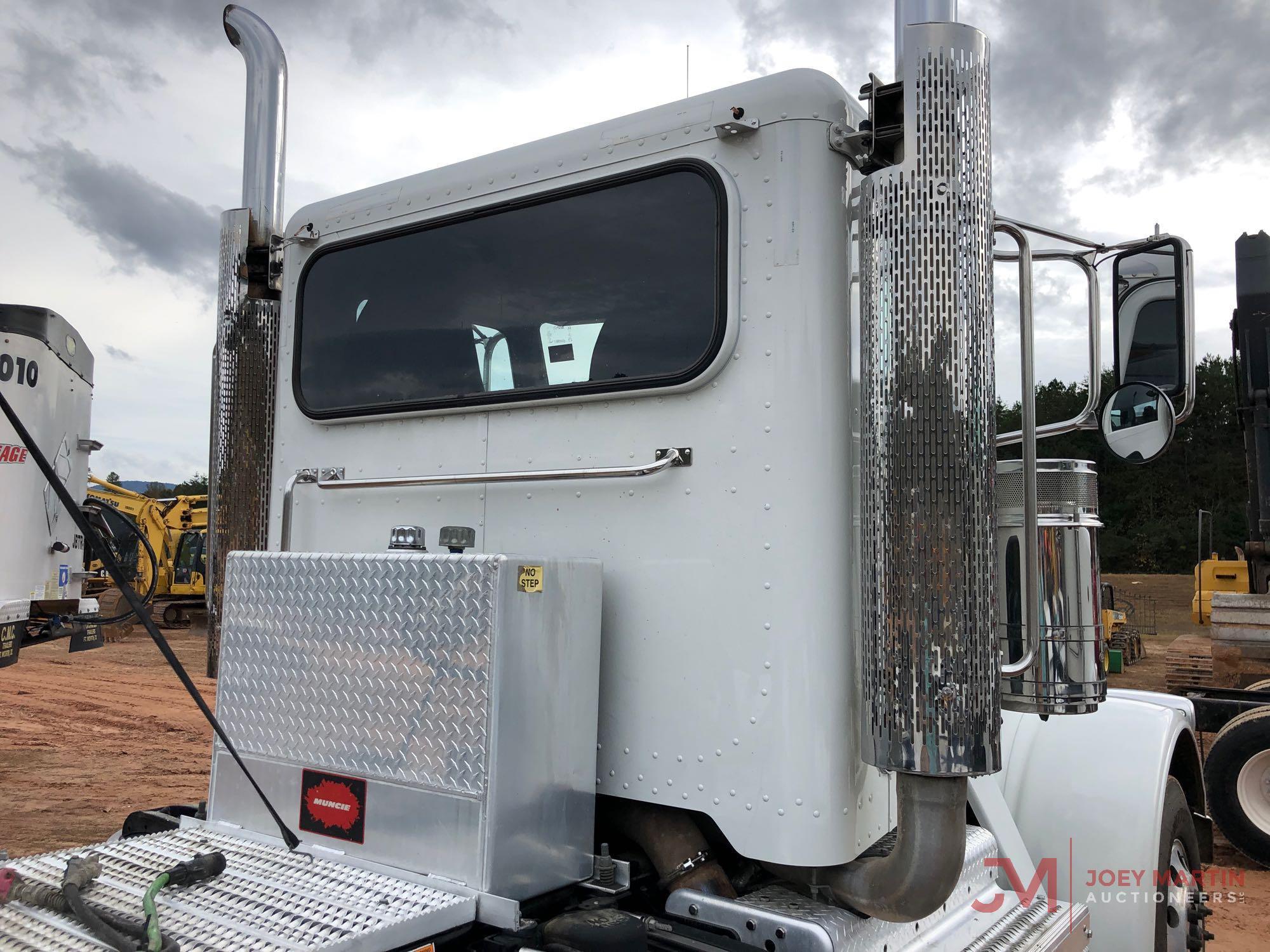 2015 PETERBILT 389 DAY CAB...TRUCK TRACTOR