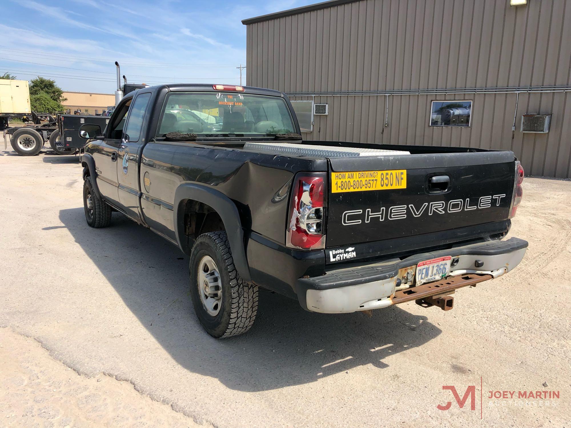 2004 CHEVROLET 2500HD PICKUP TRUCK