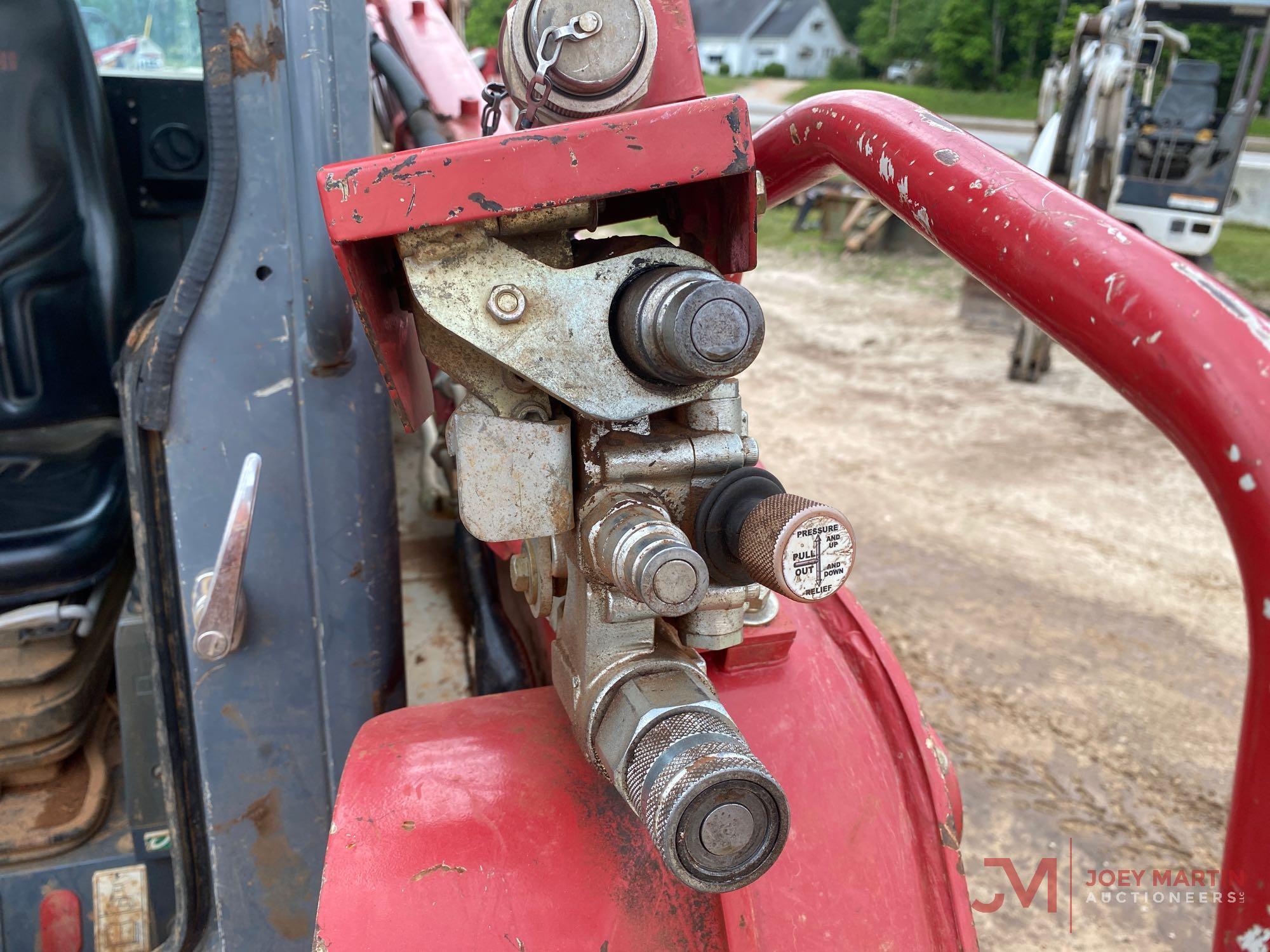 2015 TAKEUCHI TL10 MULTI TERRAIN LOADER